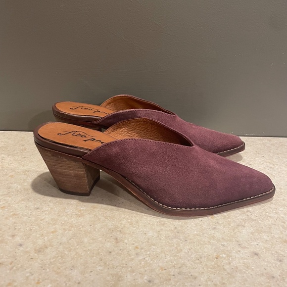 FREE PEOPLE Anya Suede Block Heel Mules Burgundy Pointed Toe Boho Western - Picture 2 of 13